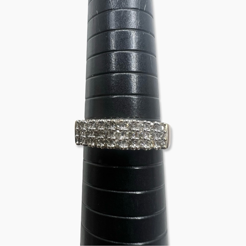 VTG Diamond and Gold Ring 10K Size 7.5 - Picture 4 of 10